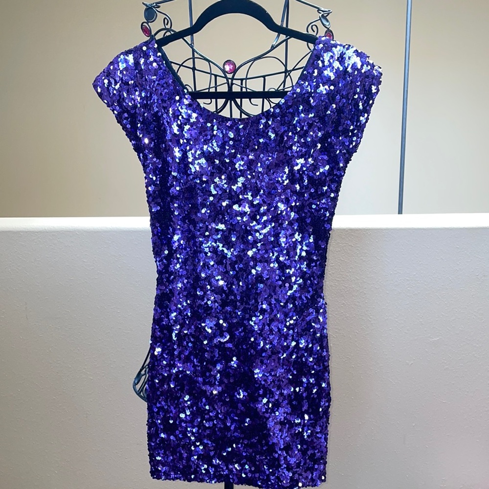 ✨NEW LISTING✨ Black Tie Purple Sequins Dress